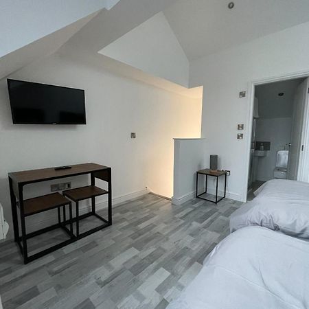 10Min To City - Free Parking - Private Studio - Contractor Friendly Mánchester Exterior foto