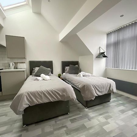 10Min To City - Free Parking - Private Studio - Contractor Friendly Mánchester Exterior foto