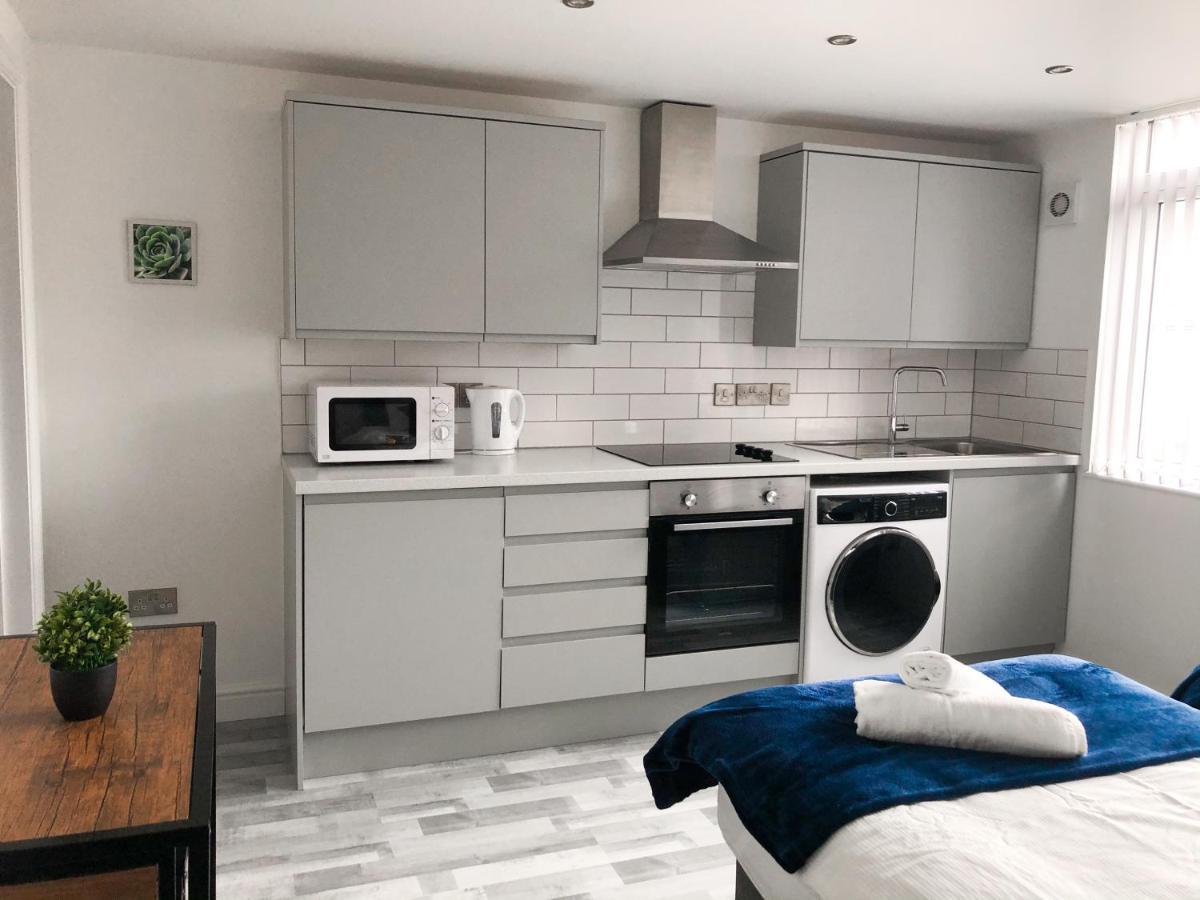 10Min To City - Free Parking - Private Studio - Contractor Friendly Mánchester Exterior foto